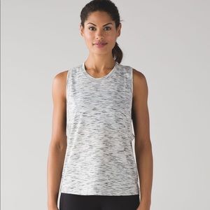 LULULEMON cropped muscle tank!